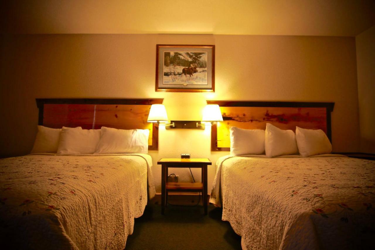 Yellowstone Village Inn And Suites Gardiner Eksteriør billede