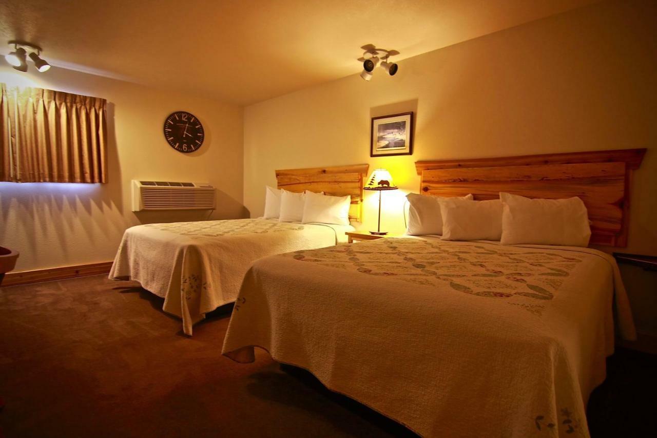 Yellowstone Village Inn And Suites Gardiner Eksteriør billede
